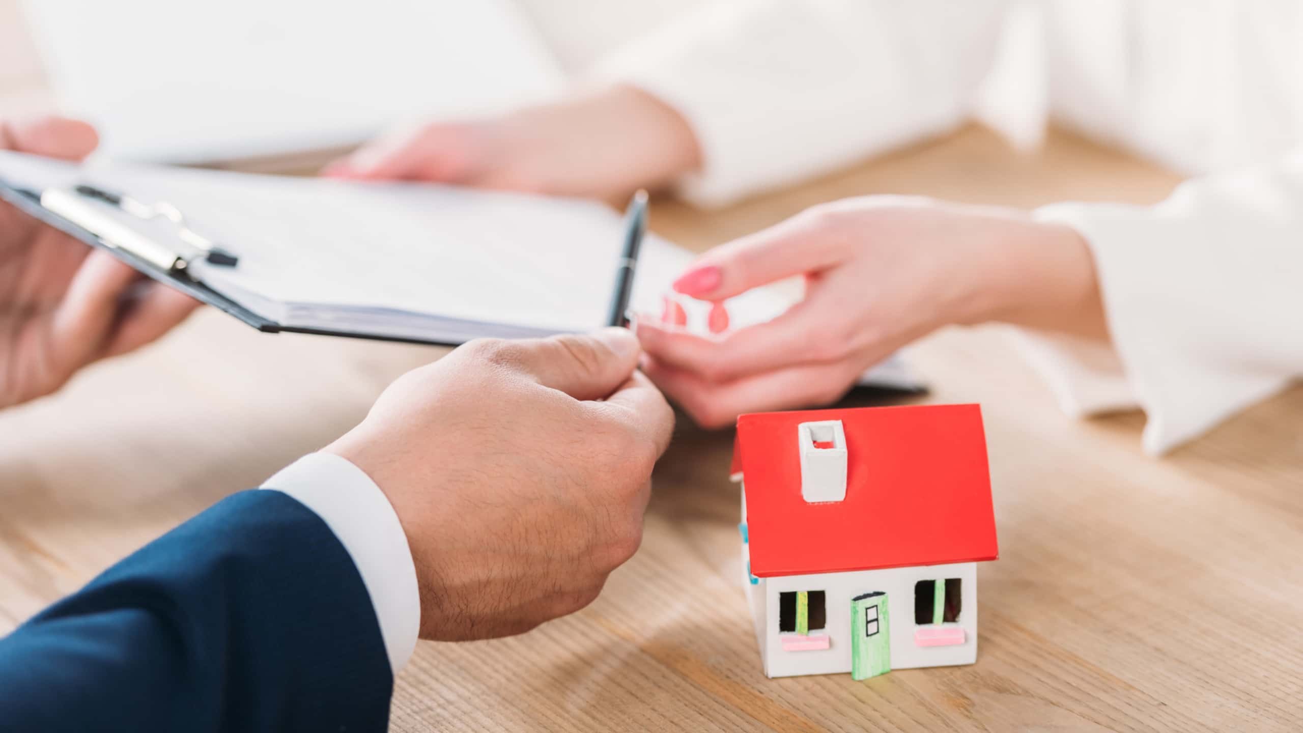 The importance of working with a real estate agent when visiting open homes in Hobart