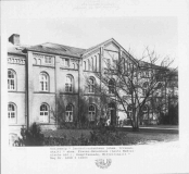 Frauen-Nebenhaus-3