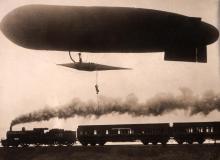 Zeppelin und Zug