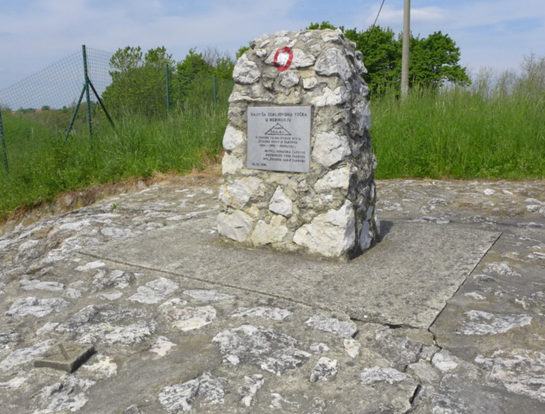 Dragoslavec - Kedveshegy - Mohokos (344,4 m) - Kameno obilježje najviše točke nadmorske visine u Međimurju - a Muraköz legmagasabb pontja