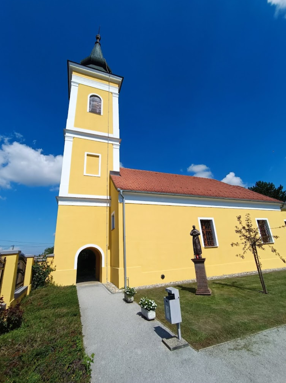 Ivanovec - Drávaszentiván - Župna crkva Blaženog Alojzija Stepinca - Boldog Alojzije Stepinac-plébániatemplom