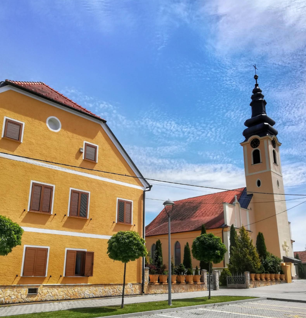 Mala Subotica - Kisszabadka - Župna crkva rođenja Blažene Djevice Marije - Kisboldogasszony/Szűz Mária születése-plébániatemplom
