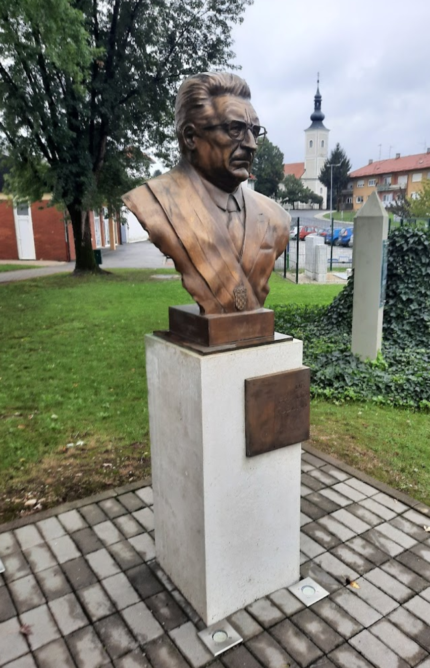 Mursko Središće - Muraszerdahely - Skulptura Dr. Franjo Tuđman - Dr. Franjo Tuđman mellszobra