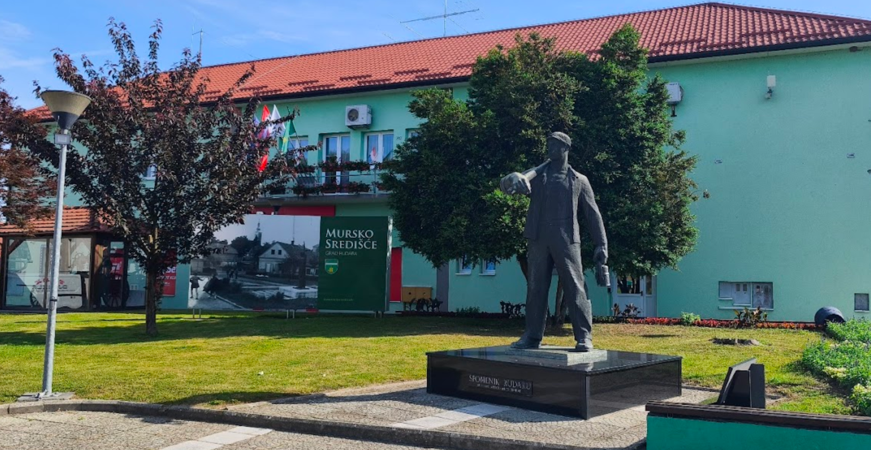 Mursko Središće - Muraszerdahely - Spomenik Rudaru - bányász-emlékmű, teljes alakú bányász-szobor