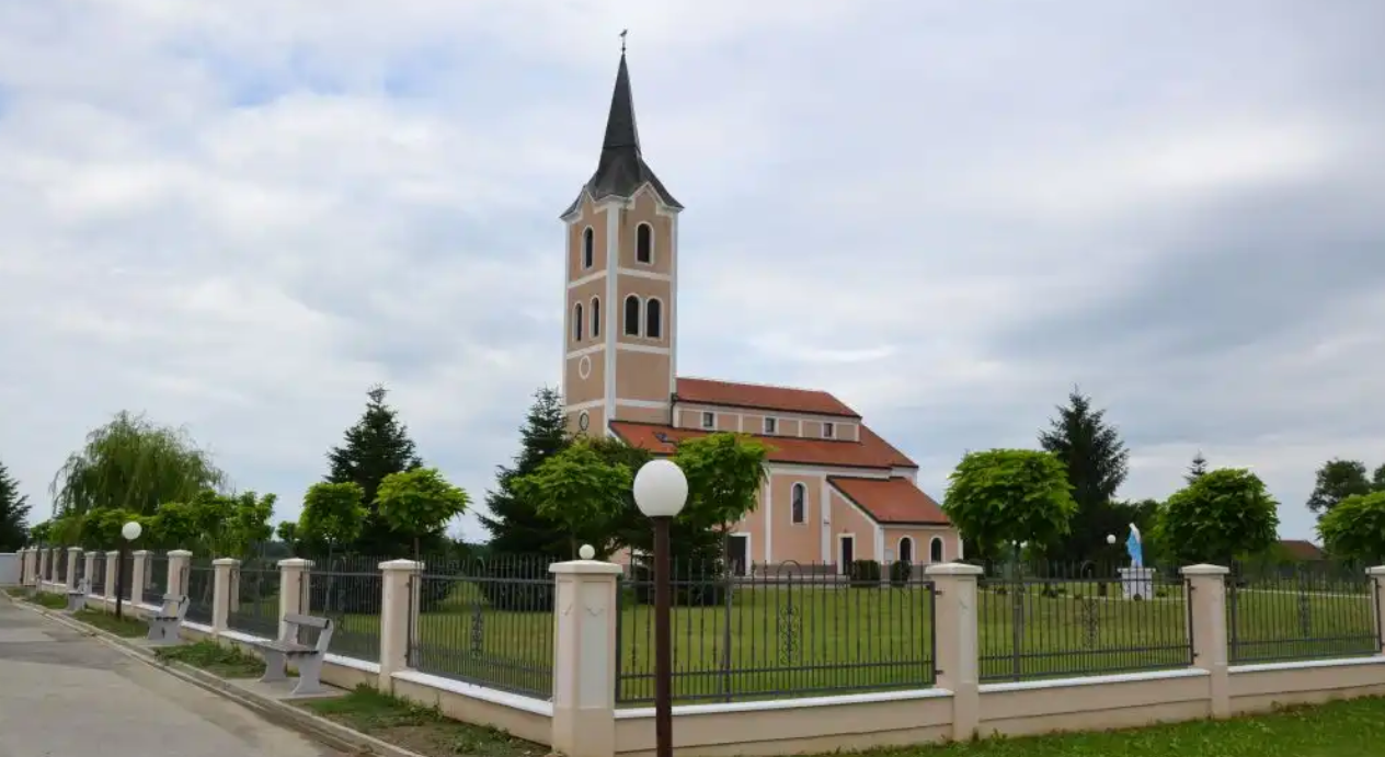 Pušćine - Pusztafa - Crkva Uznesenja Blažene Djevice Marije (BDM) - Nagyboldogasszony/Mária mennybemenetele-templom