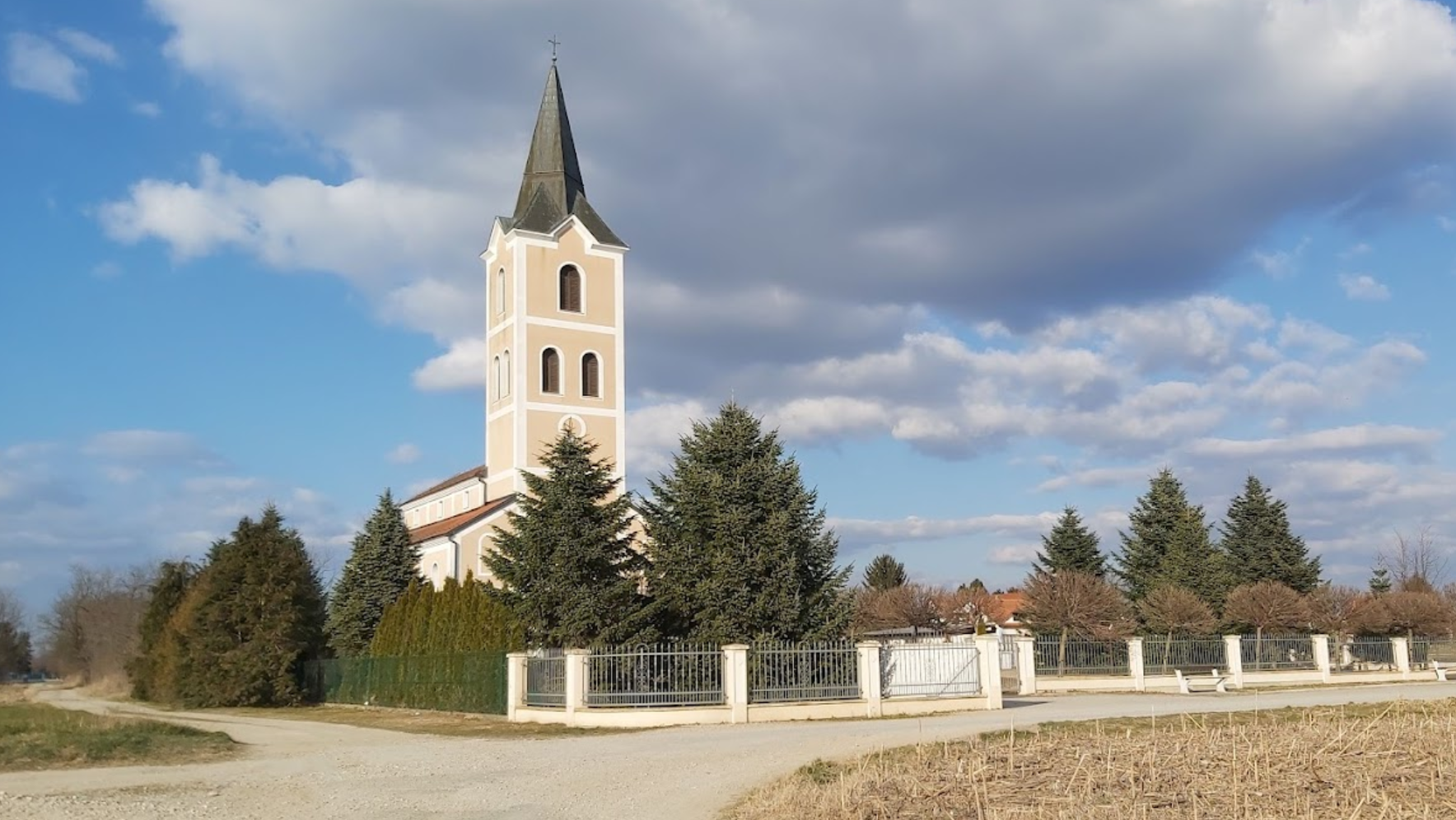 Pušćine - Pusztafa - Crkva Uznesenja Blažene Djevice Marije (BDM) - Nagyboldogasszony/Mária mennybemenetele-templom