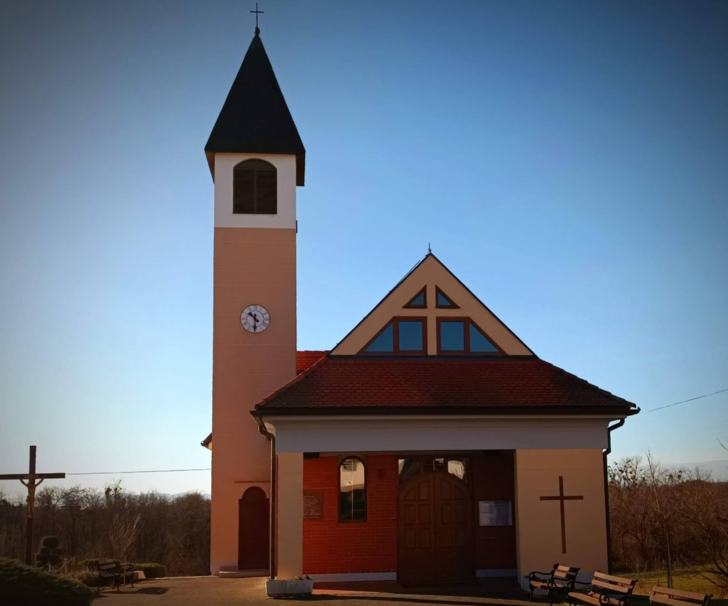 Zasadbreg - Gyümölcshegy - Kapela Kraljice Mira - Béke királynője-kápolna