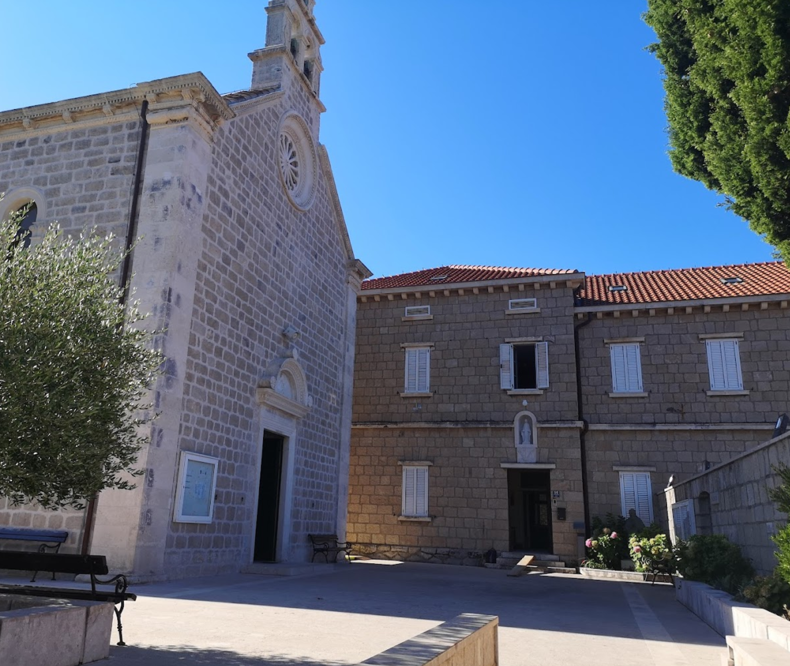Dubrovnik - Crkva i samostan Gospe od Milosrđa - Irgalmas Szűzanya-templom és kolostor