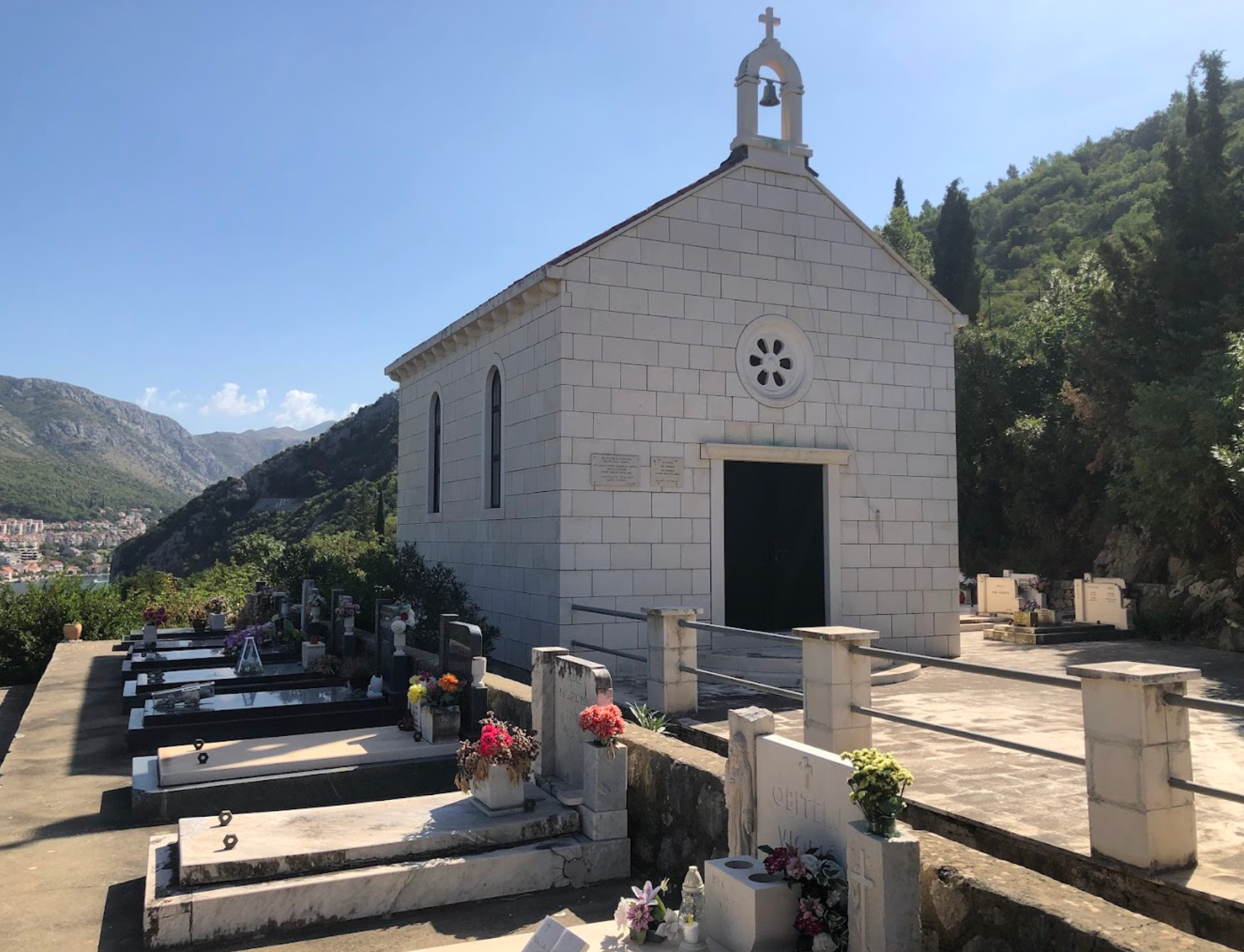 Dubrovnik, Gruž - Crkva sv. Nikole na groblju - Szent Miklós-templom a temetőben