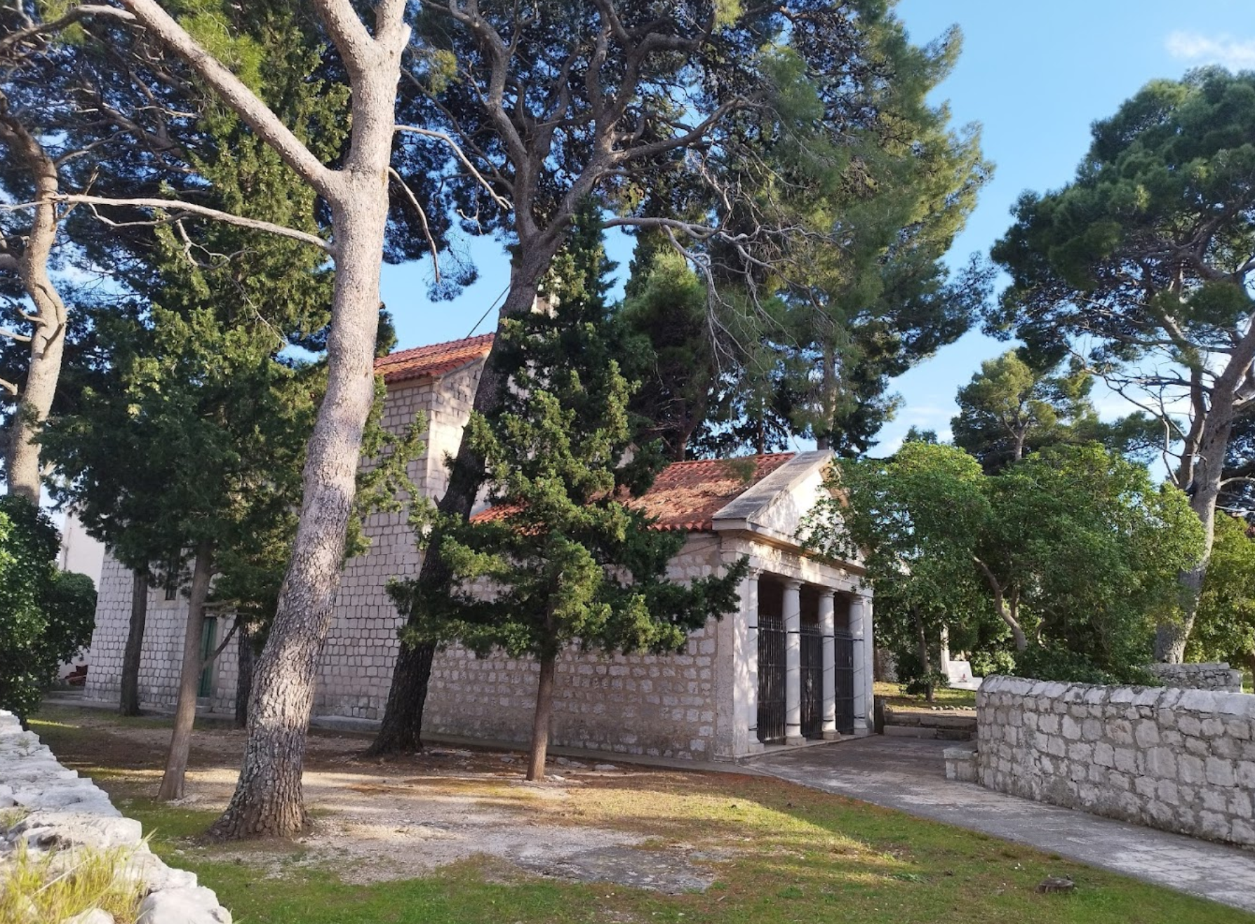 Dubrovnik - Crkva sv. Stjepana prvomučenika s grobljem - Szent István, az első vértanú-plébániatemplom
