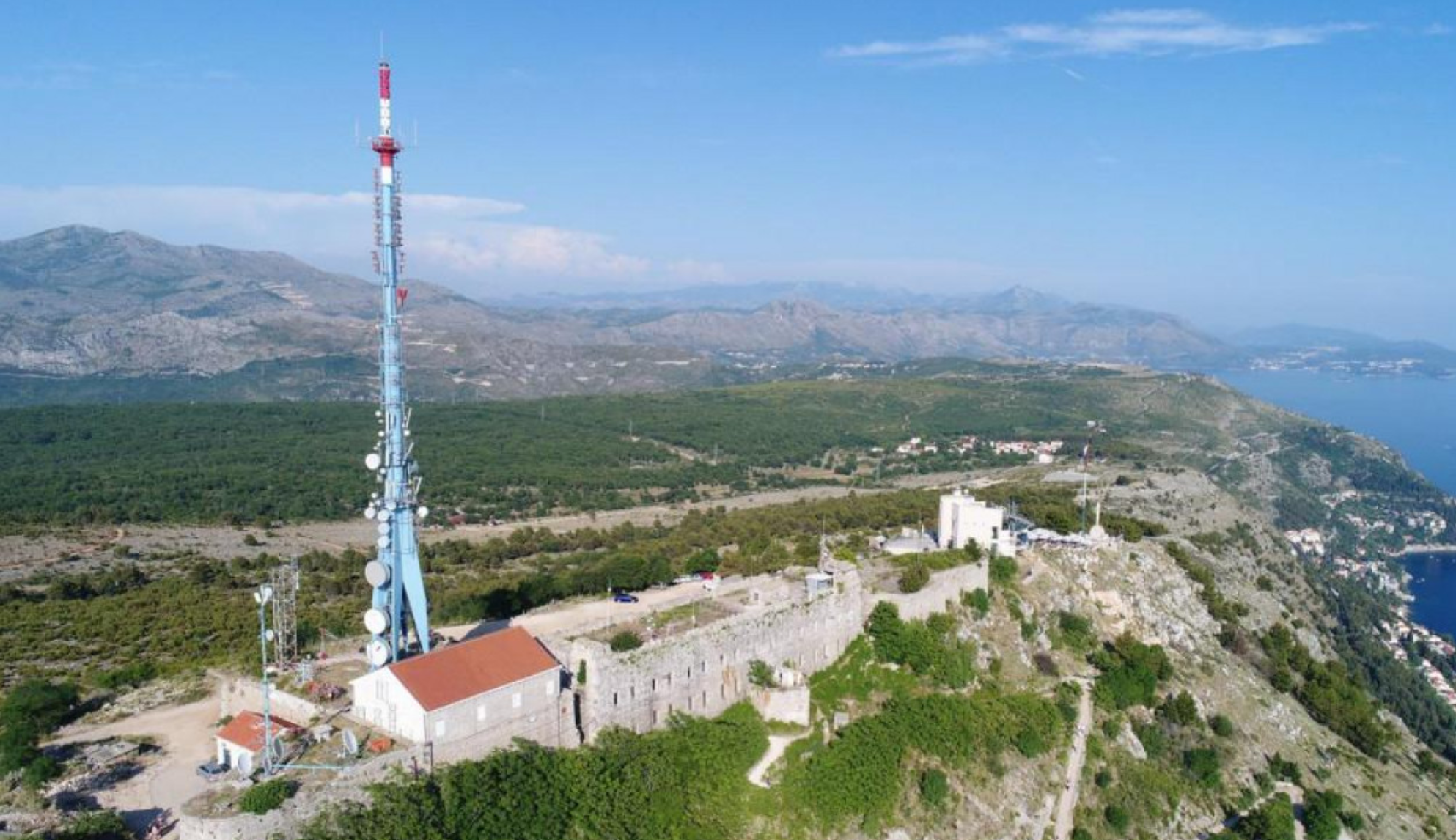 Dubrovnik - Odašiljač na Srđu (412 m) - TV/URH gerincadó állomás az Srđ-hegyen