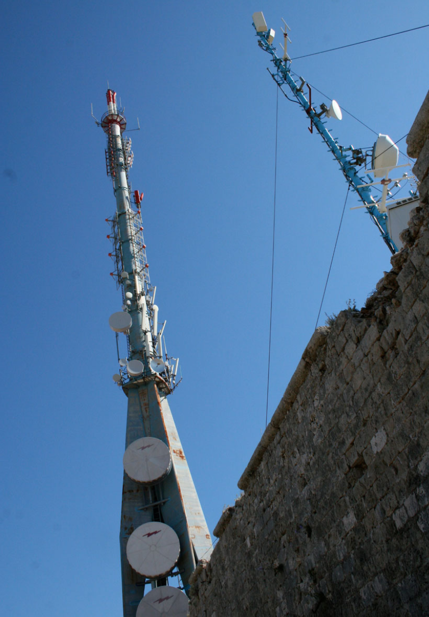 Dubrovnik - Odašiljač na Srđu (412 m) - TV/URH gerincadó állomás az Srđ-hegyen