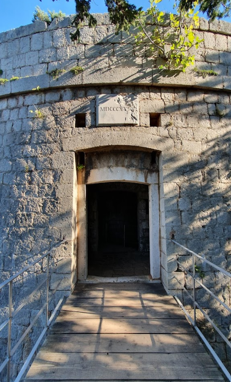 Dubrovnik - Utvrda Royal (96 m) - francia erőd