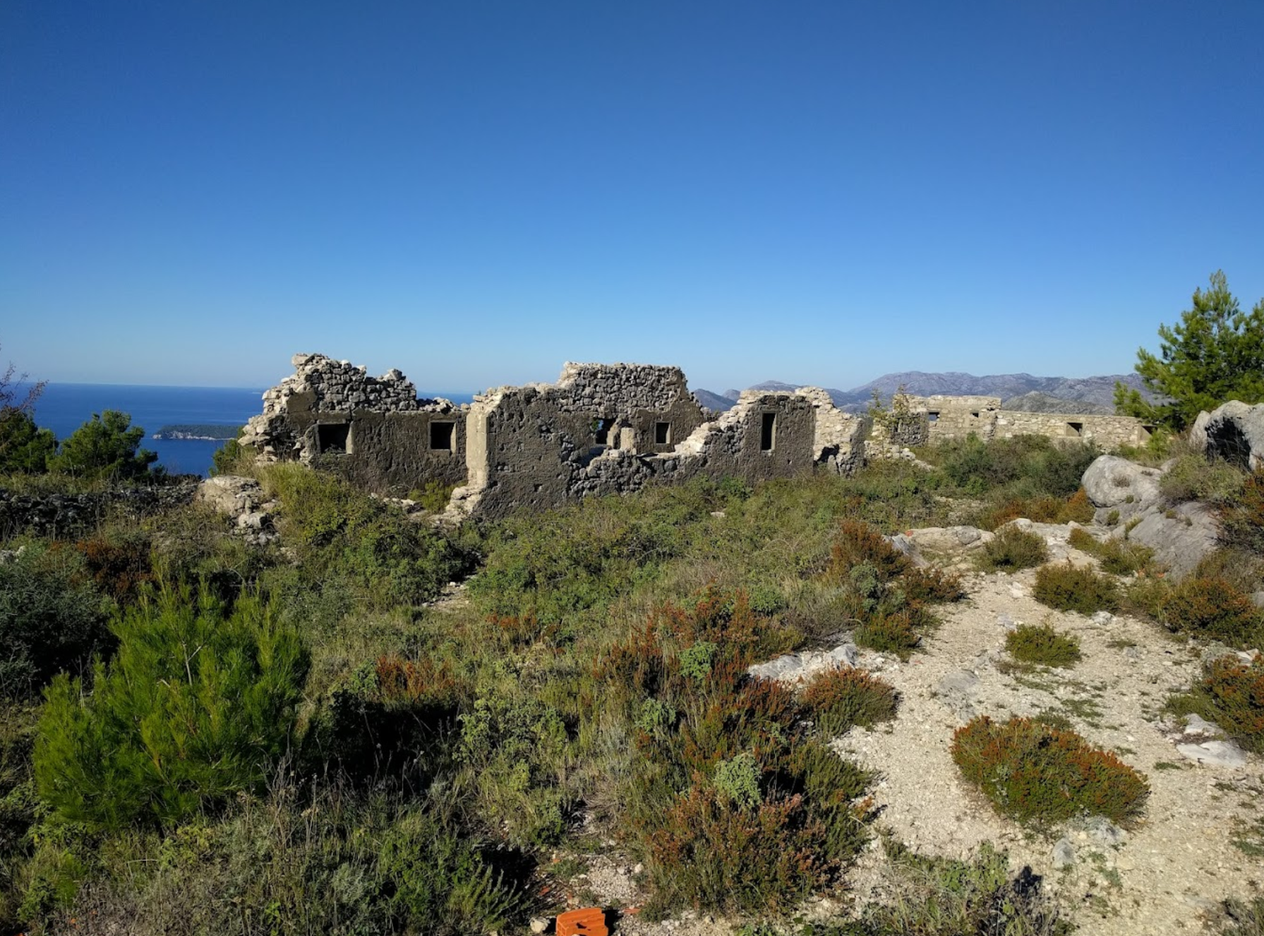 Dubrovnik, Gruž - Utvrda Strinčjera (412 m) - Strinčjera erőd