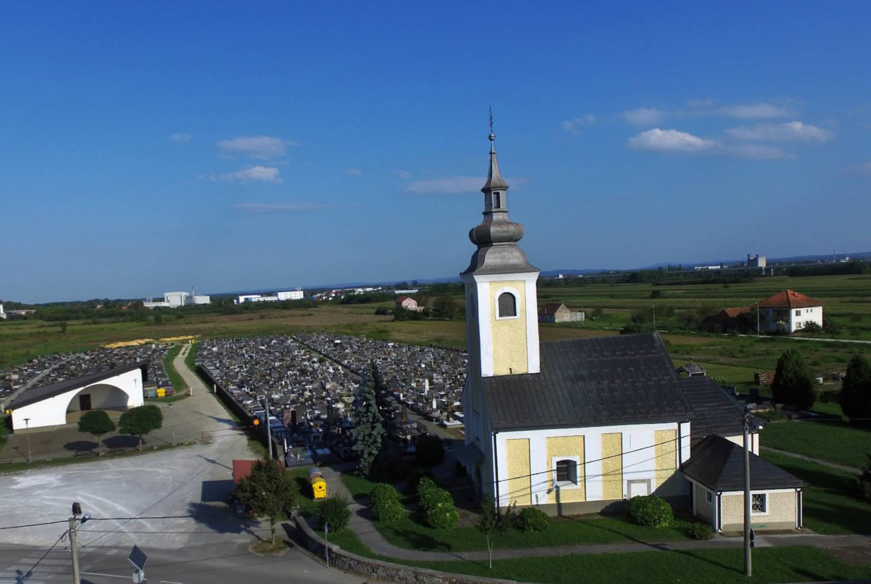 Karlovačka - Károlyváros - Župna crkva svetog Martina- Szent Márton-plébániatemplom a temetőben