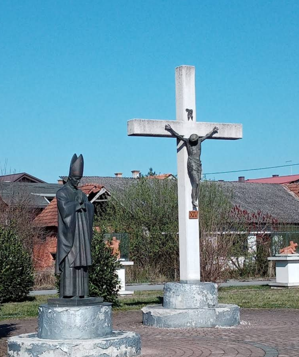 Karlovačka - Károlyváros - Župna crkva svetog Martina- Szent Márton-plébániatemplom a temetőben