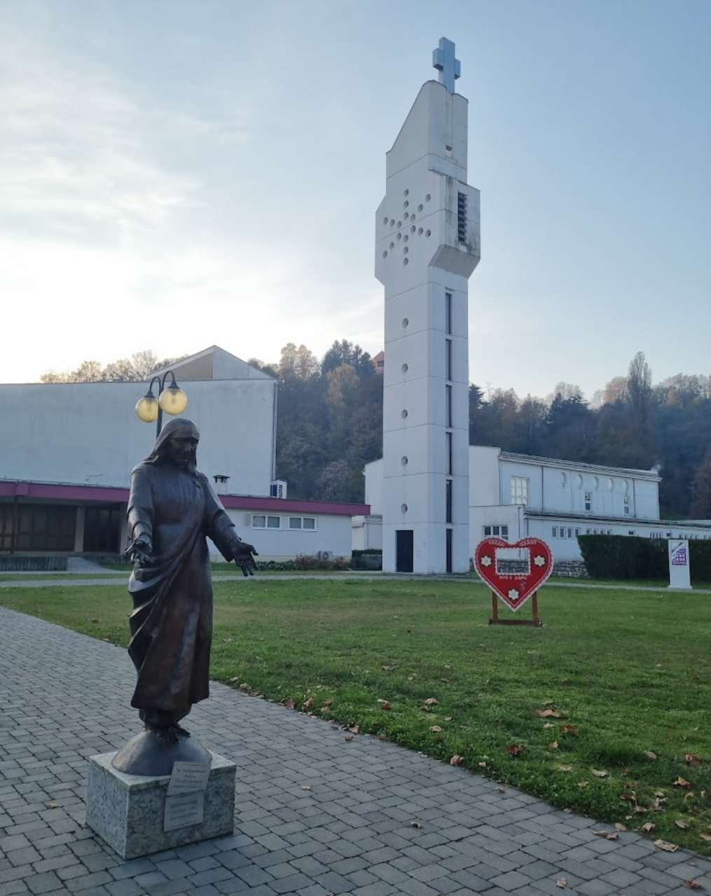 Karlovačka - Károlyváros - Nacionalno svetište i bazilika svetog Josipa - Szent József-bazilika és nemzeti kegyhely