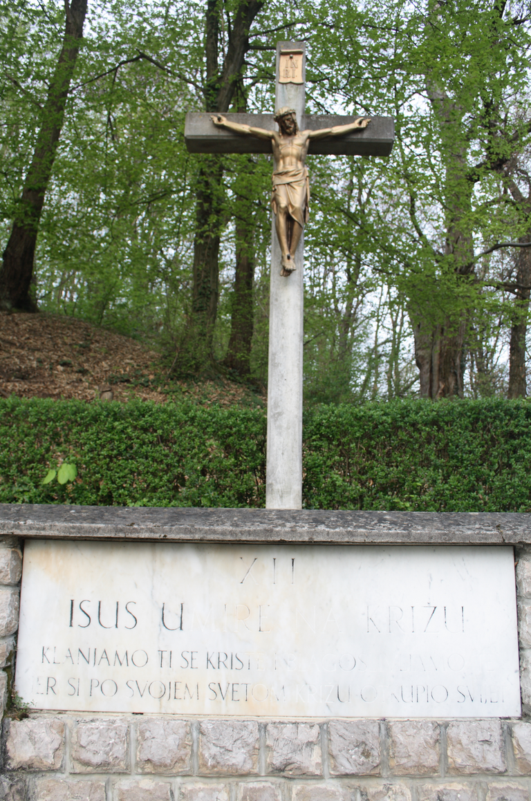 Karlovačka - Károlyváros - Križni put kod crkve Gospe Snježne, Dubovac - stációs keresztút a Havas Boldogasszony templomnál, Dubovacban