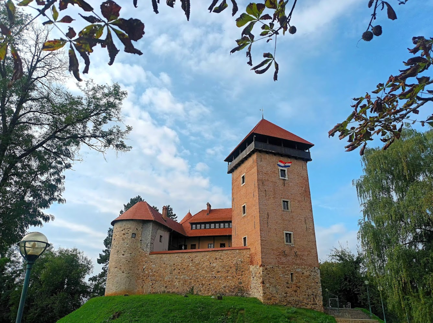 Karlovačka - Károlyváros - Dvorac/Stari grad Dubovac - Dobóc vára