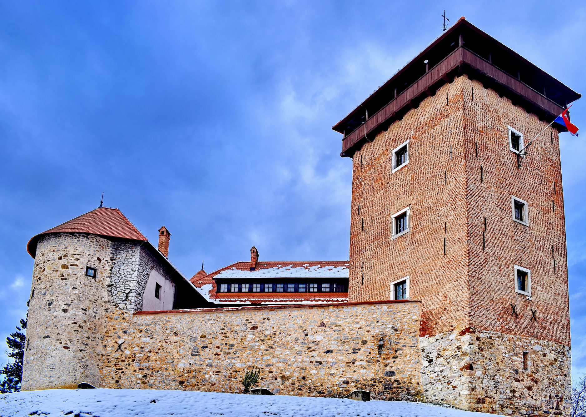 Karlovačka - Károlyváros - Dvorac/Stari grad Dubovac - Dobóc vára