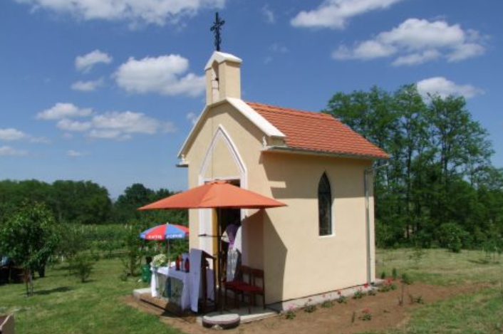Budrovac - Kapela sv. Križu i Gospi Fatimskoj - Szent Kereszt és Fatimai Szűzanya-kápolna a szőlőhegyen