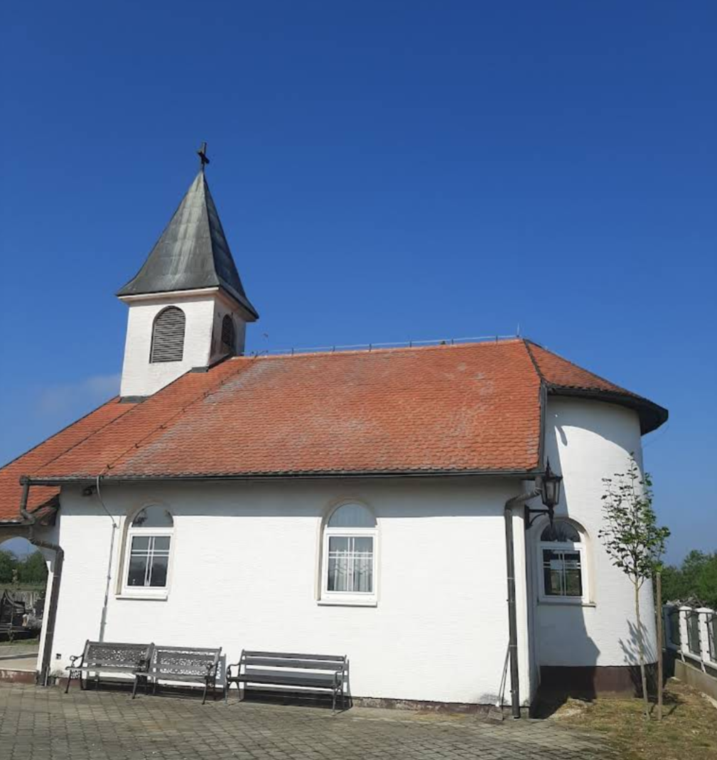 Gola - Góla - Kapela na groblju- temetőkápolna