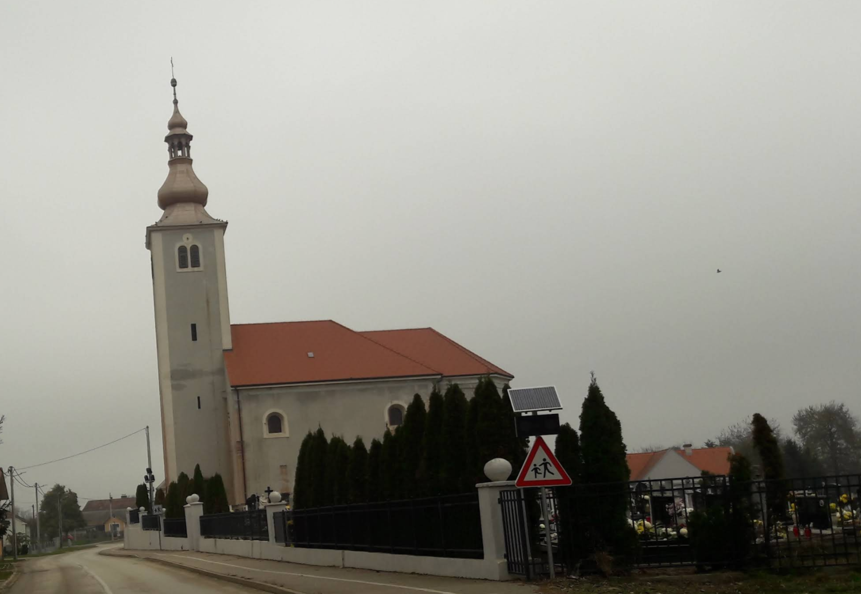 Koprivnički Ivanec - Župna crkva sv. Ivan Krstitelj - Keresztelő Szent János-plébániatemplom a temetőnél