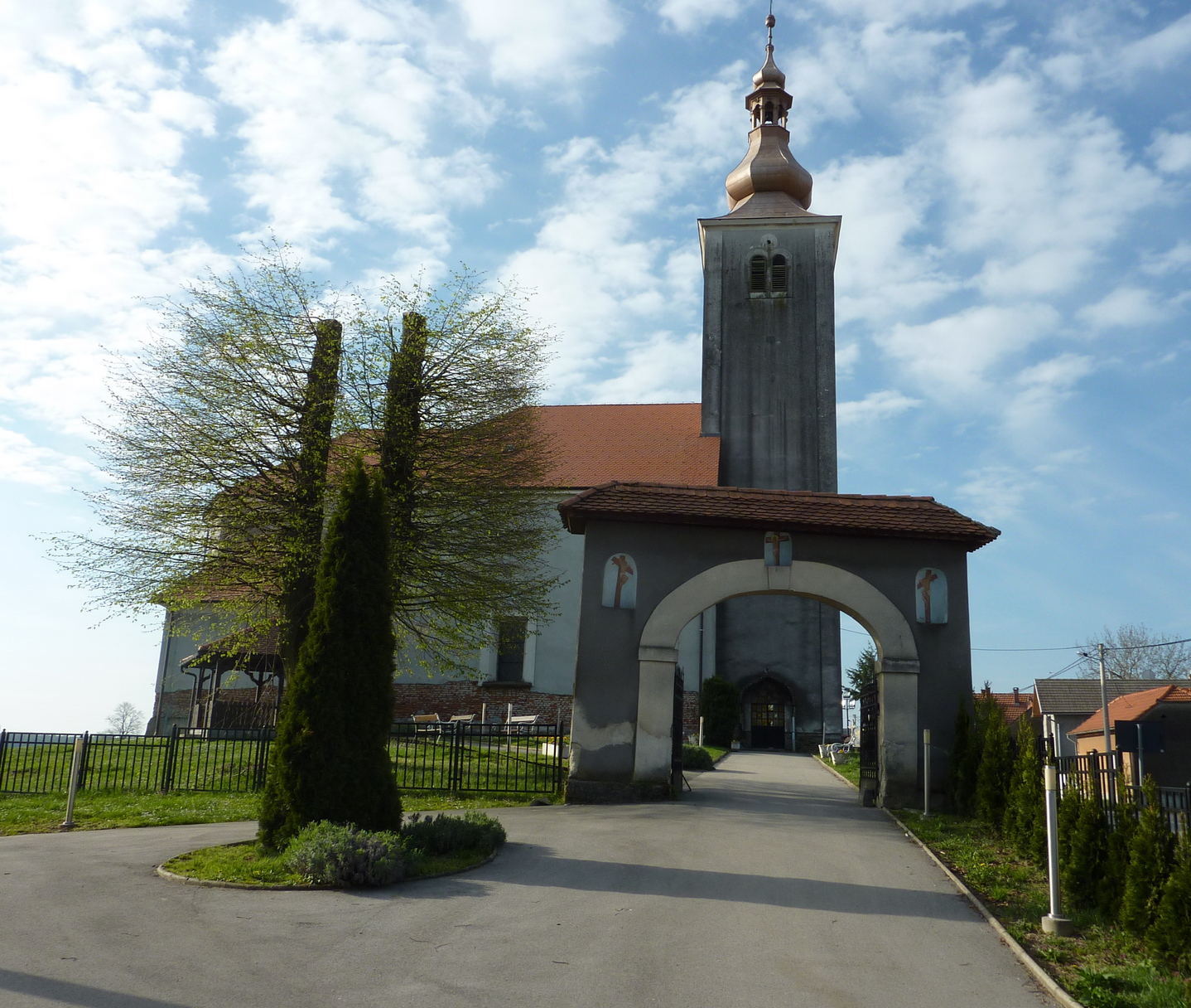 Koprivnički Ivanec - Župna crkva sv. Ivan Krstitelj - Keresztelő Szent János-plébániatemplom a temetőnél