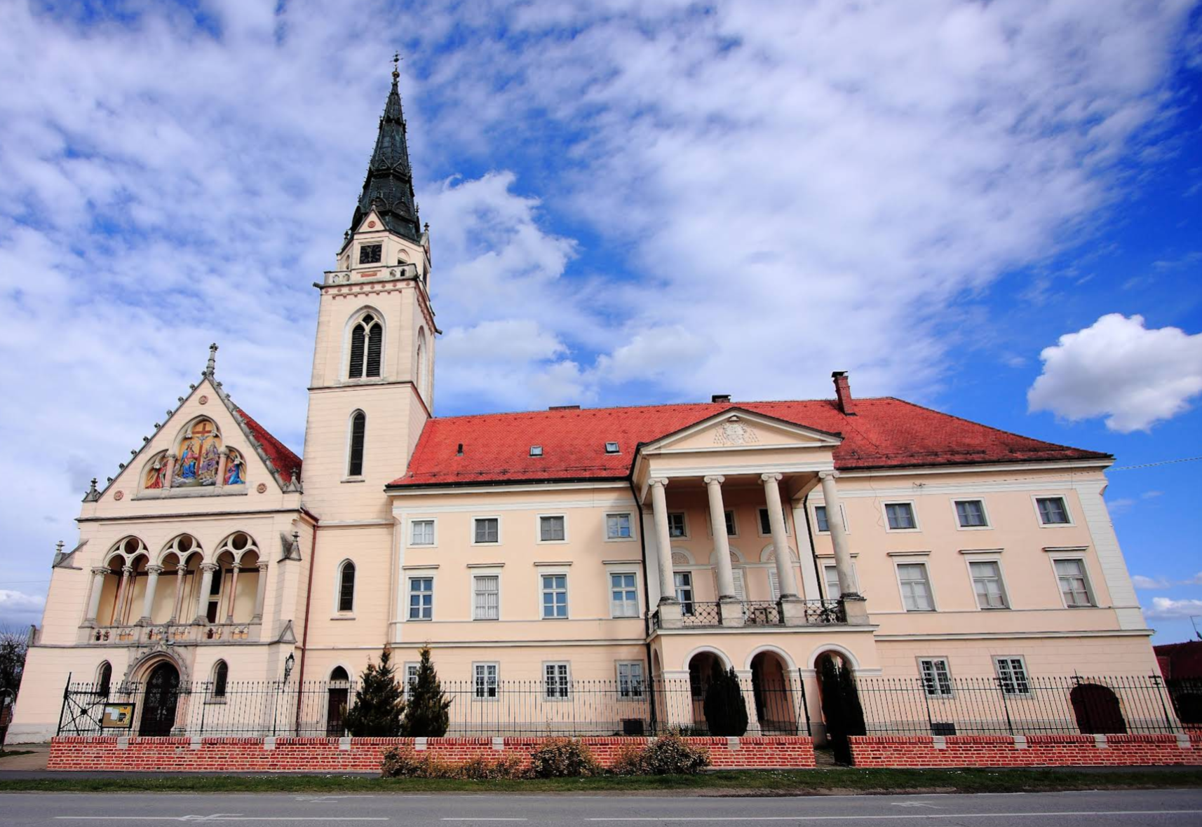 Križevci - Kőrös - Grkokatolička Katedrala Presvetog Trojstva - Szentháromság görögkatolikus-székesegyház