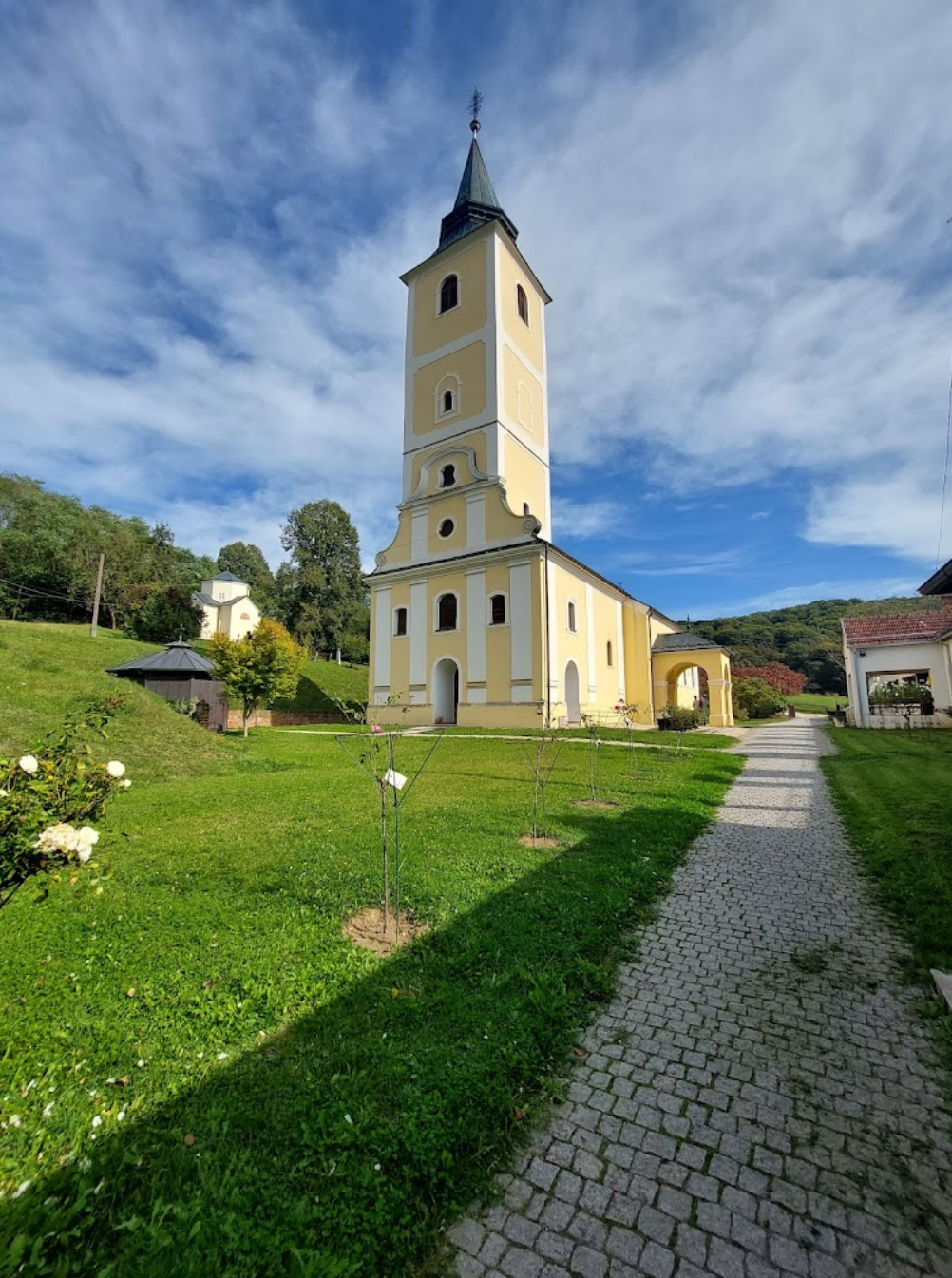 Lepavina - Manastir i parohijska crkva Vavedenja Gospodnjega - Úr bemutatása szerb ortodox plébániatemplom és kolostor
