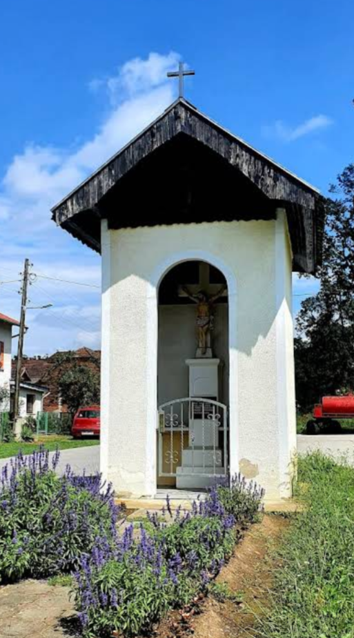 Molve Grede - Kapela sv. Florijana - Szent Flórián-kápolna, benne Szent Flórián-szobor/kőfeszület