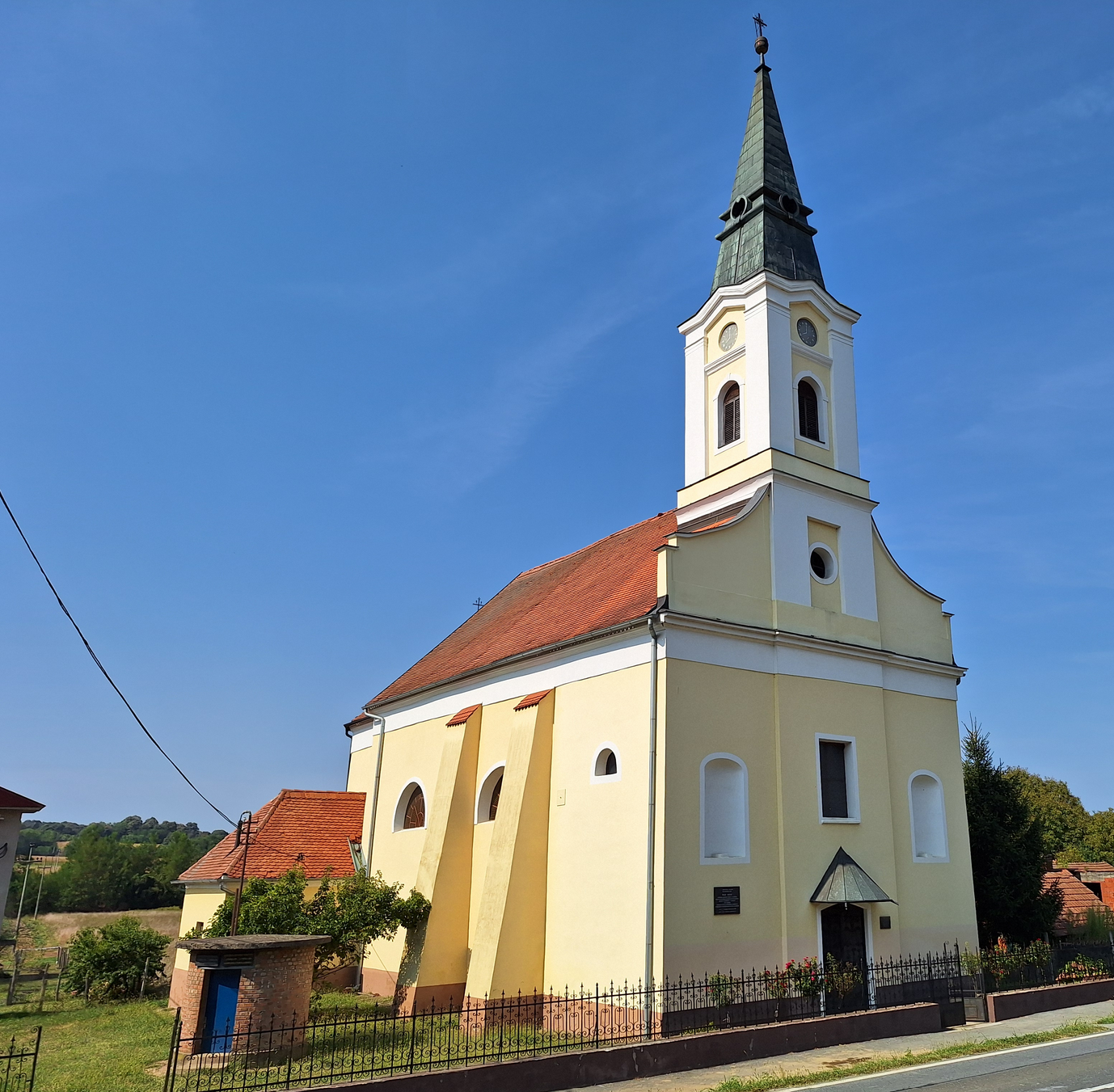Šemovci - Crkva sv. Križa - Szent Kereszt-templom