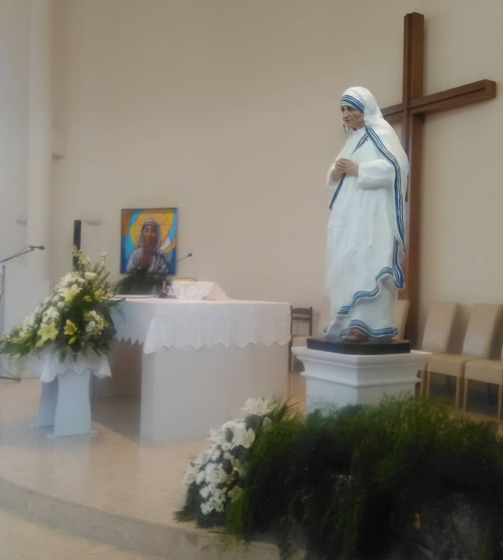Starigrad - Župna crkva svete Majke Terezije - Kalkuttai Szent Teréz Anya-plébániatemplom