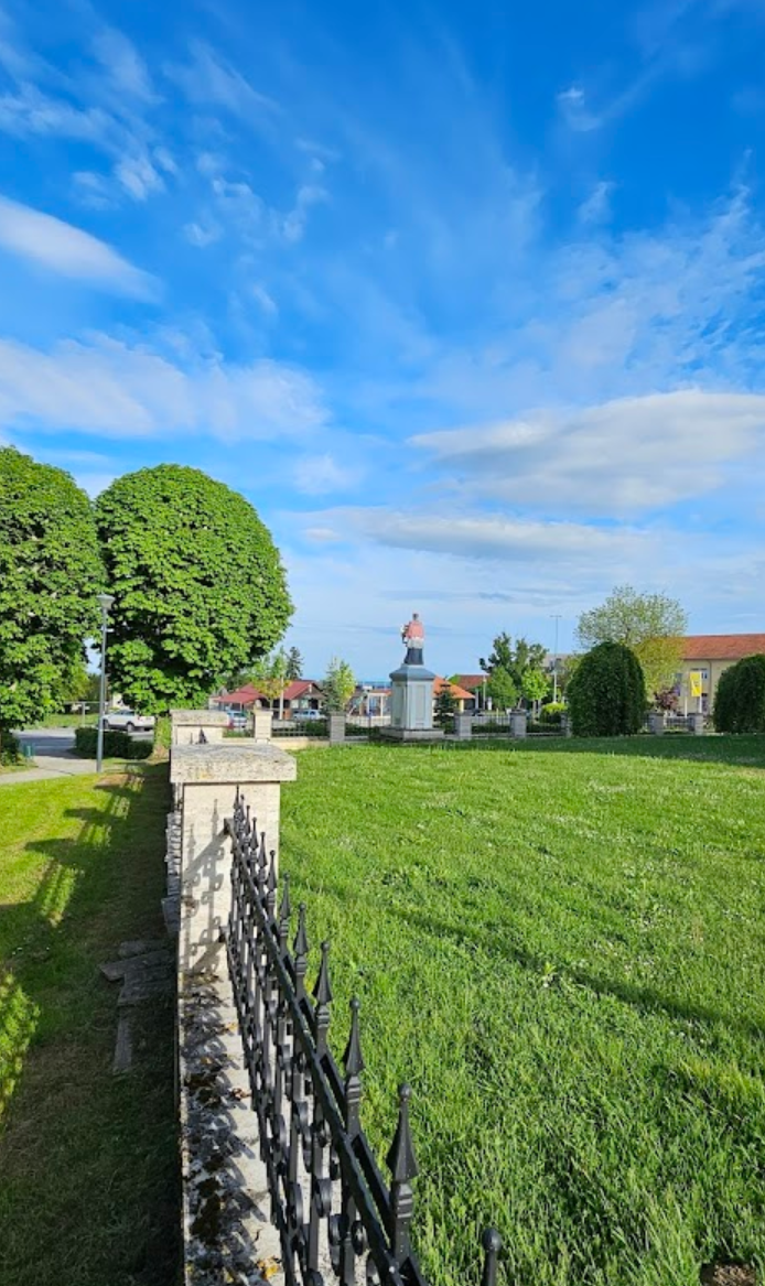 Sveti Ivan Žabno - Pil sv. Ivan Nepomuk - Nepomuki Szent János-szobor a templomkertben