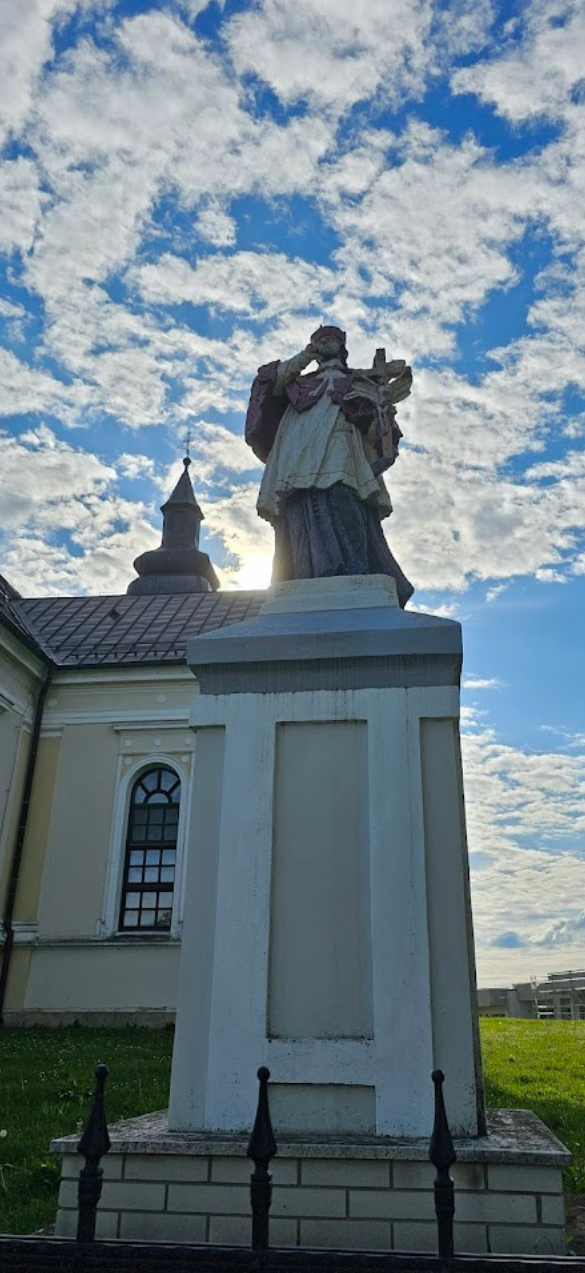Sveti Ivan Žabno - Pil sv. Ivan Nepomuk - Nepomuki Szent János-szobor a templomkertben