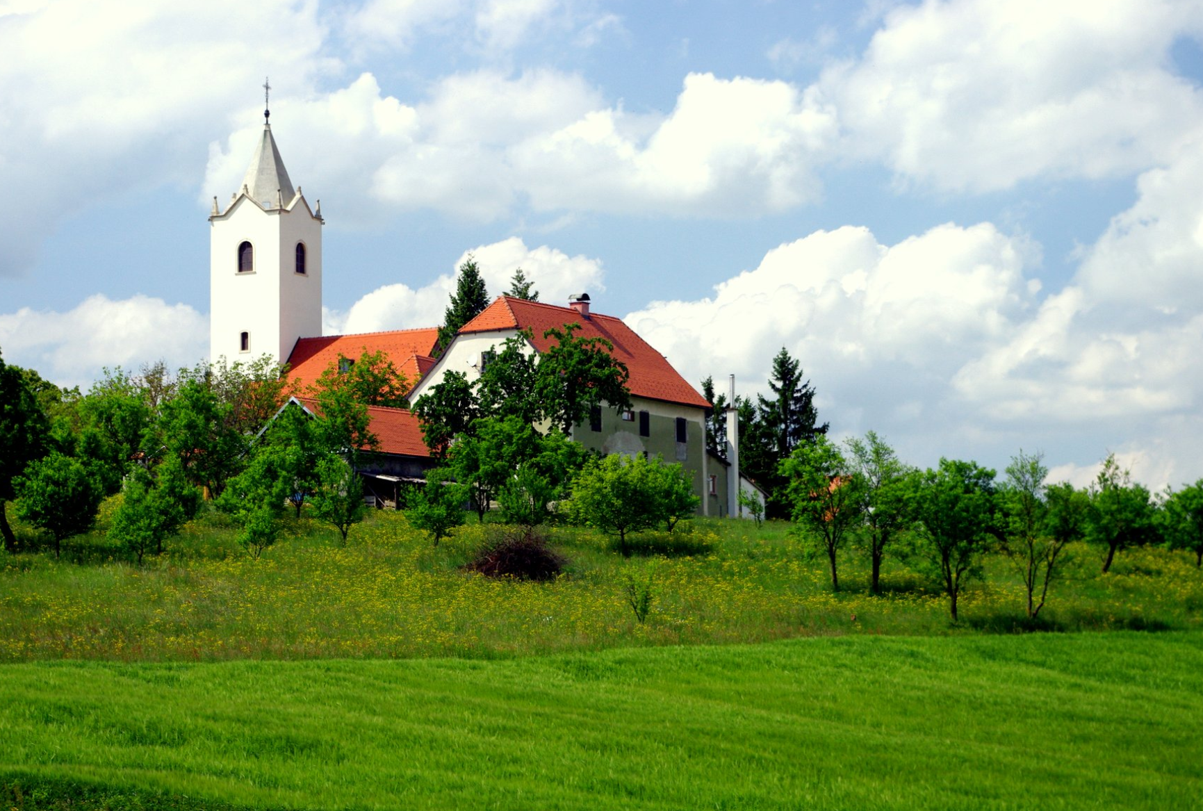 Sveti Petar Orehovec - Župna crkva sv. Petra apostola - Szent Péter apostol-plébániatemplom