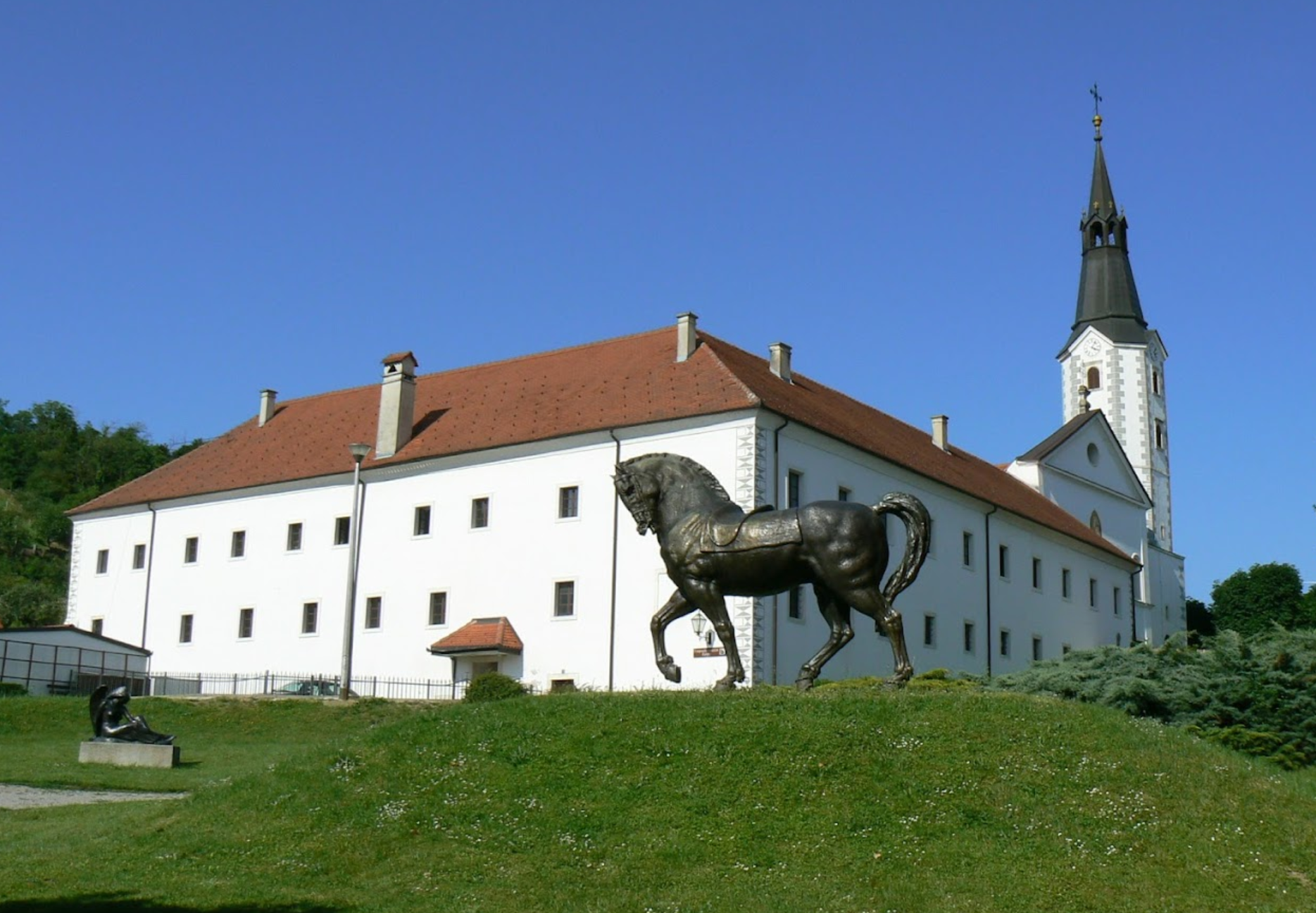 Klanjec - Franjevački samostan i crkva Navještenja Blažene Djevice Marije - Szűz Mária bemutatása plébániatemplom és ferences kolostor