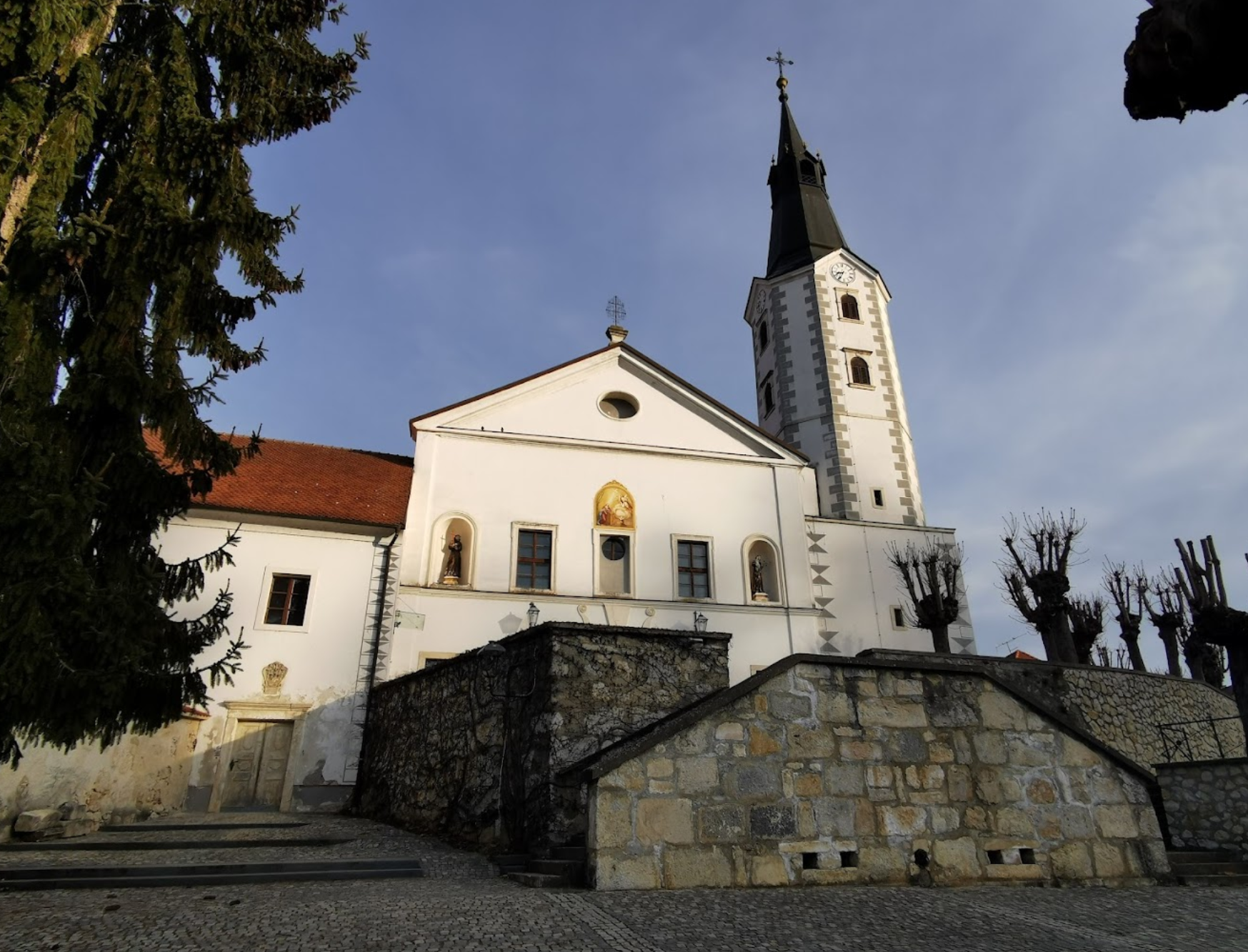 Klanjec - Franjevački samostan i crkva Navještenja Blažene Djevice Marije - Szűz Mária bemutatása plébániatemplom és ferences kolostor