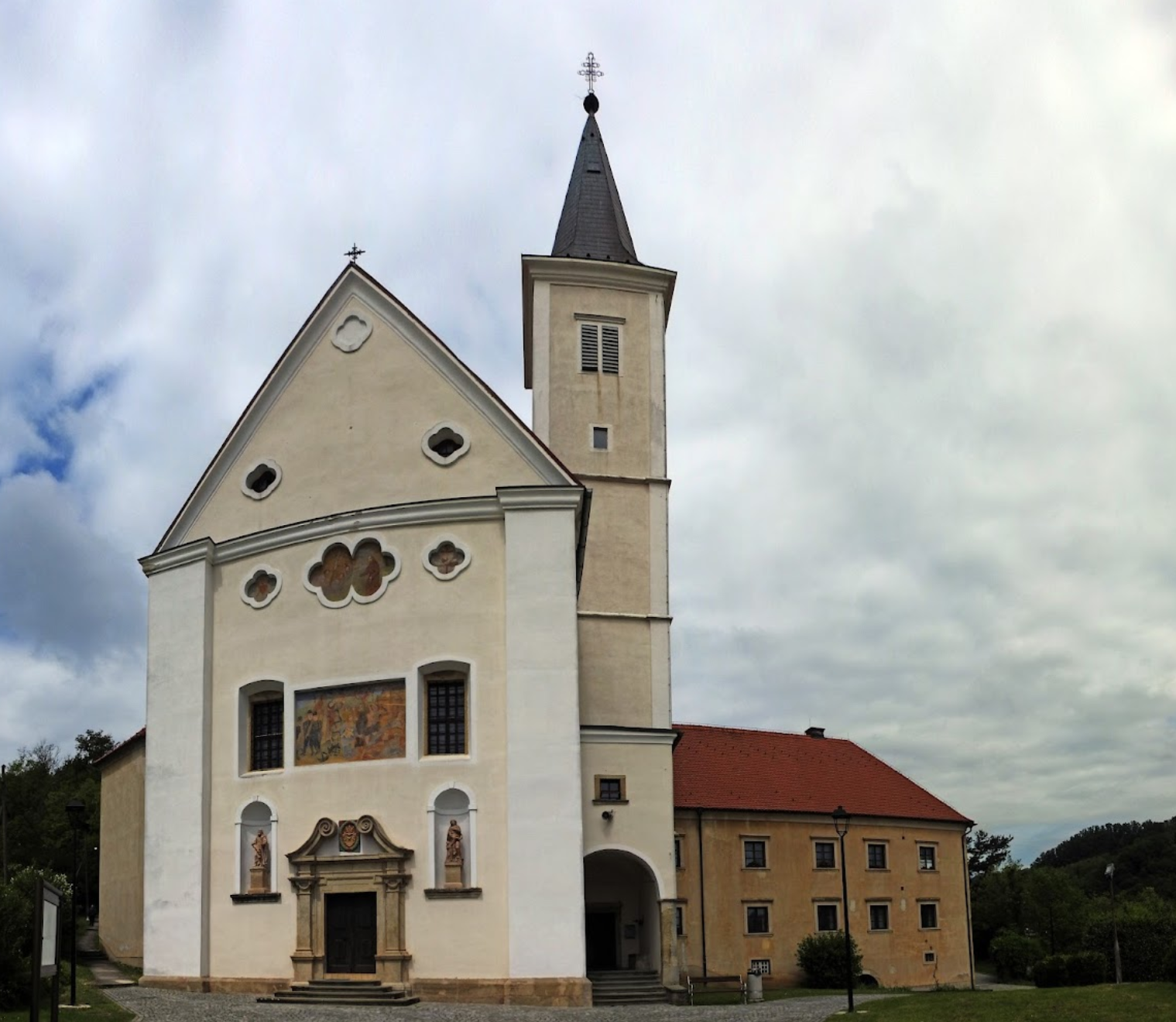 Krapina - Korpona - Franjevački samostan i crkva svete Katarine - Szent Katalin templom és ferences kolostor