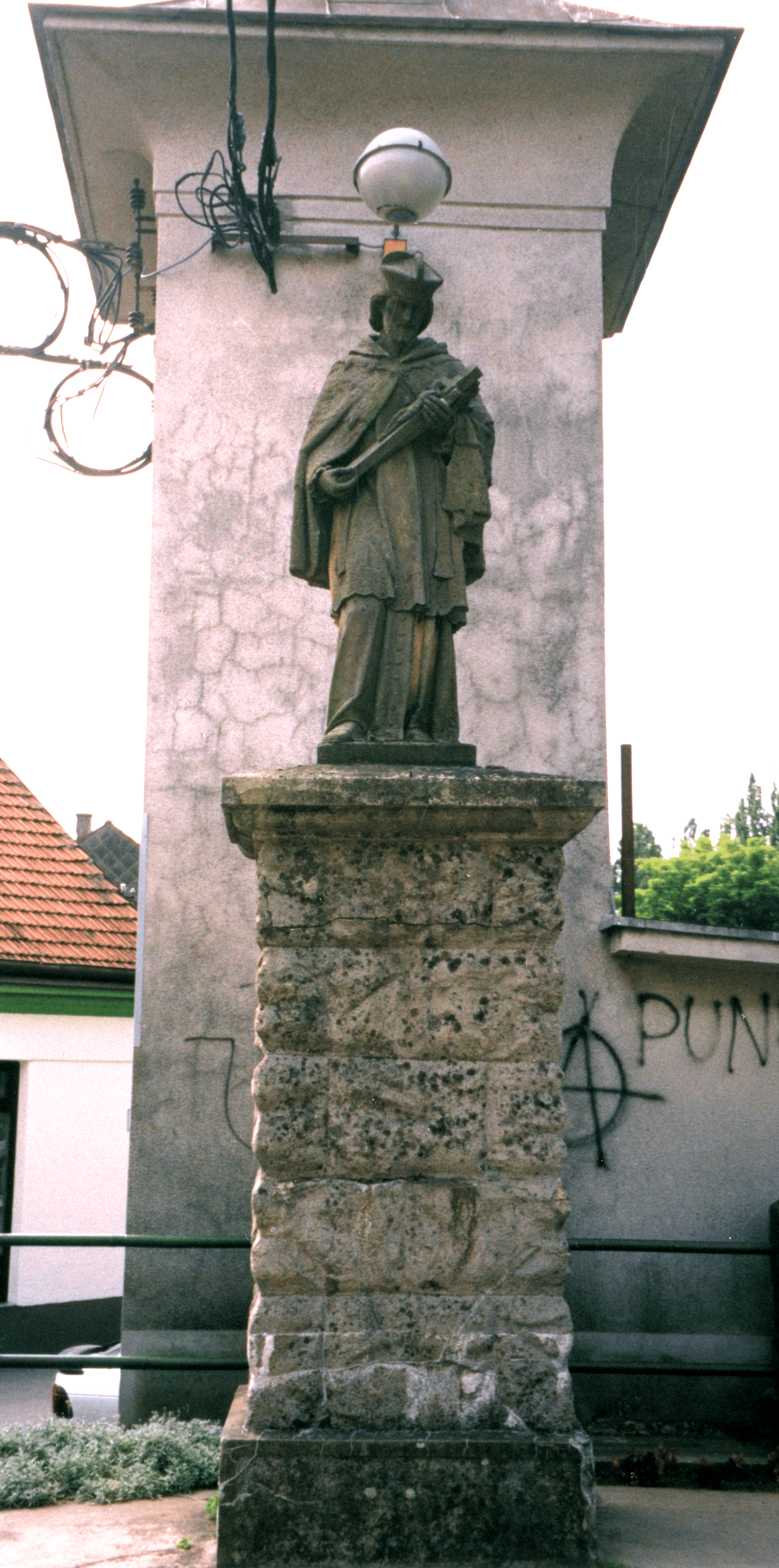 Krapina - Korpona - Pil sv. Ivana Nepomuka - Nepomuki Szent János-szobor