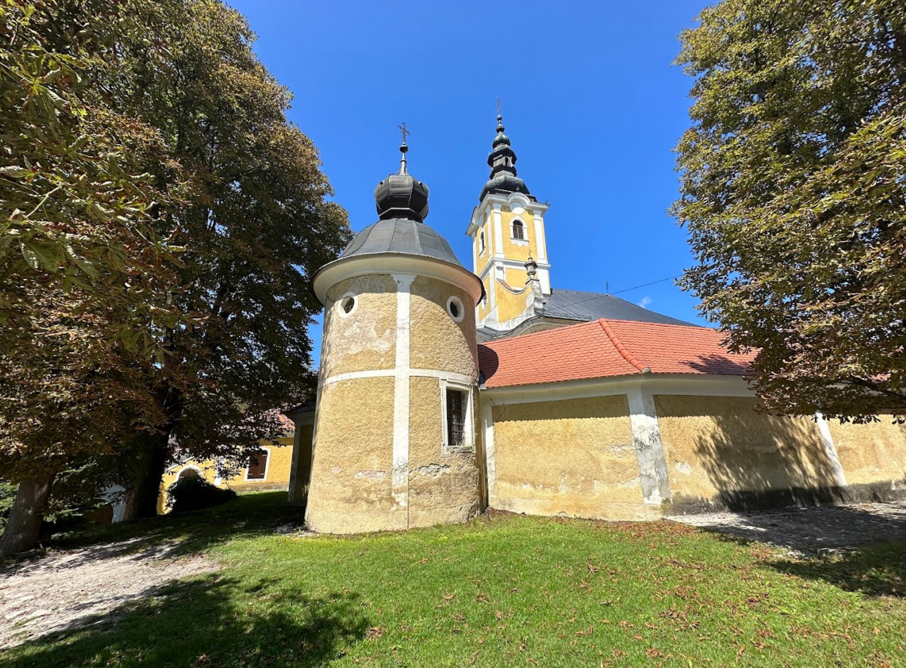 Trški Vrh - Crkva svete Marije/Majke Božje Jeruzalemske na Trškom vrhu - Jeruzsálemi Szűzanya-templom a Trstki-hegyen