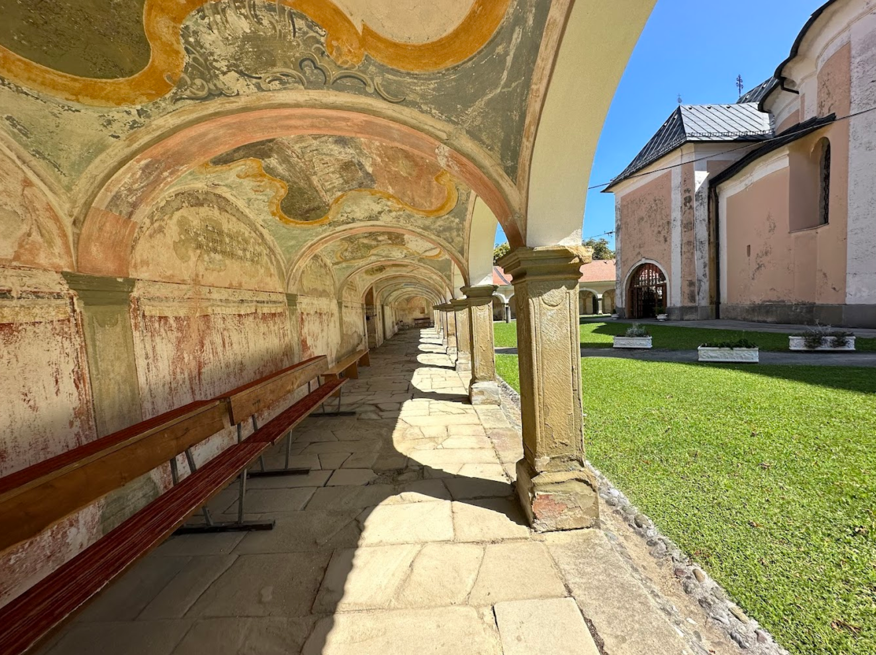 Trški Vrh - Crkva svete Marije/Majke Božje Jeruzalemske na Trškom vrhu - Jeruzsálemi Szűzanya-templom a Trstki-hegyen