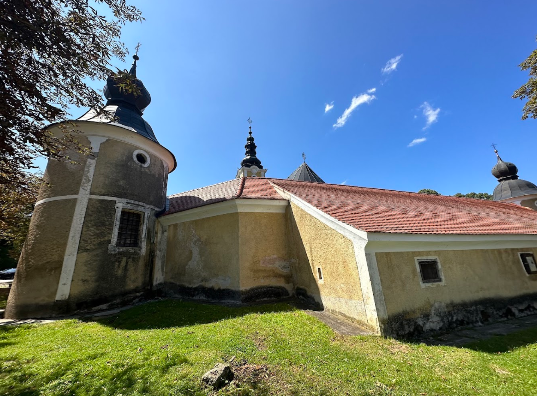 Trški Vrh - Crkva svete Marije/Majke Božje Jeruzalemske na Trškom vrhu - Jeruzsálemi Szűzanya-templom a Trstki-hegyen