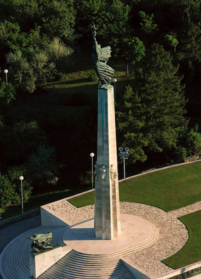 Batina - Kiskőszeg - Memorijalni kompleks Batinska bitka (Julka) i vidikovac - szovjet emlékmű, obeliszk és kilátópont