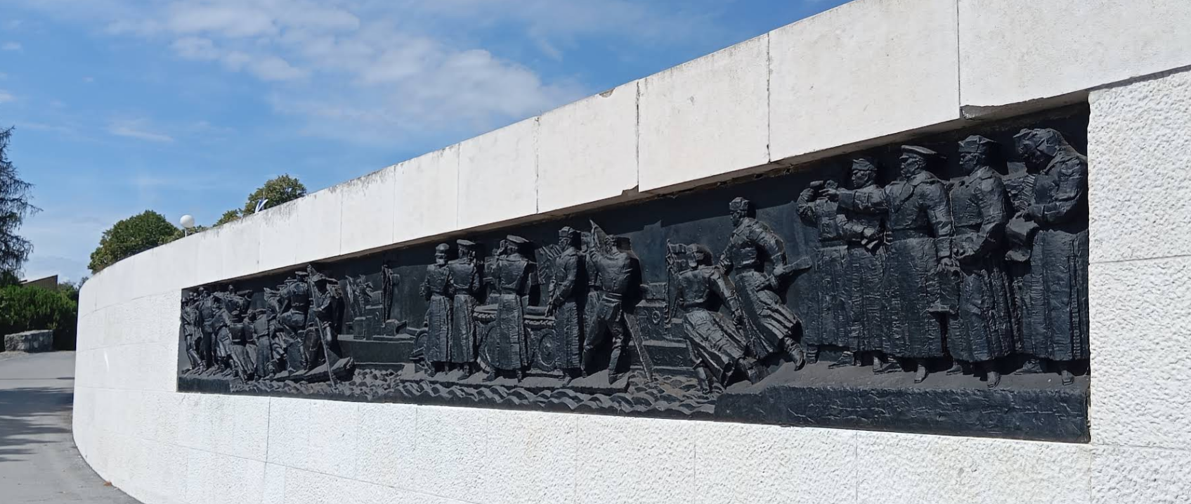 Batina - Kiskőszeg - Memorijalni kompleks Batinska bitka (Julka) i vidikovac - szovjet emlékmű, obeliszk és kilátópont