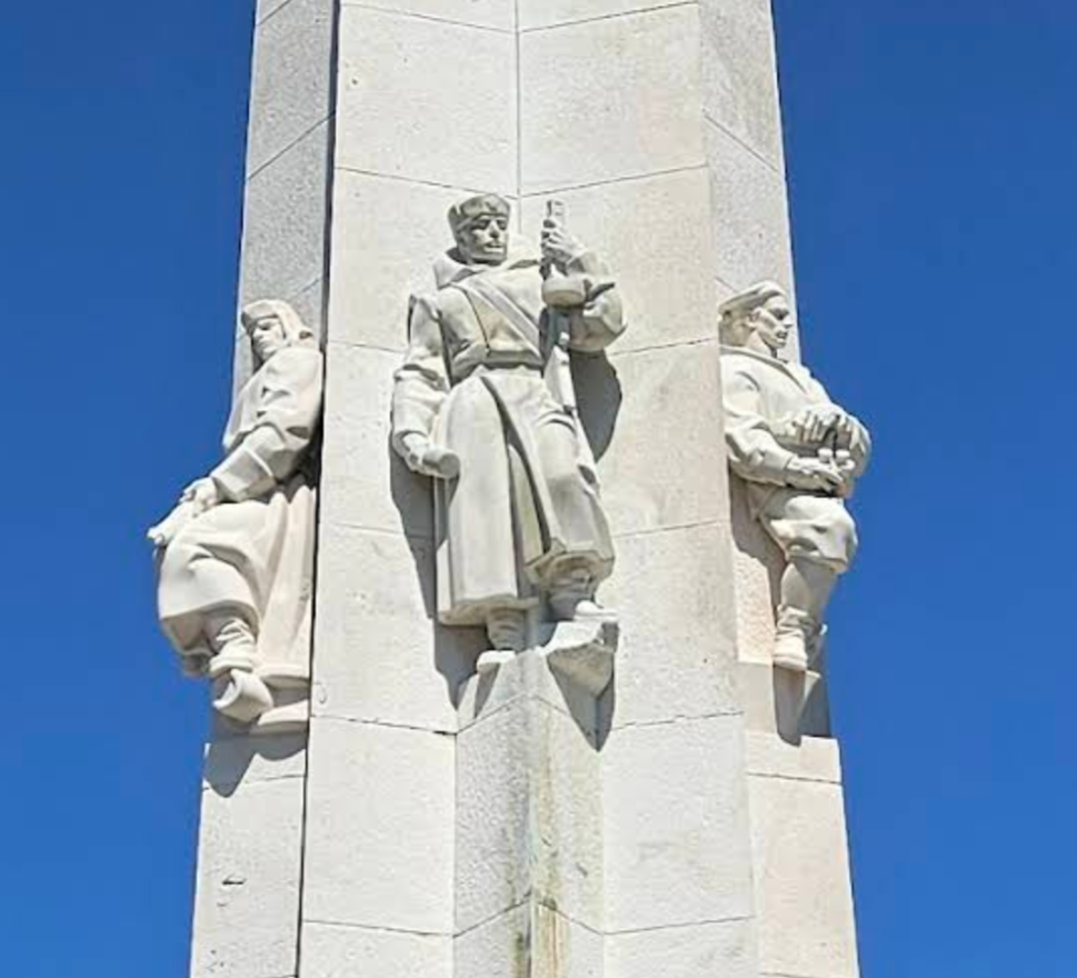 Batina - Kiskőszeg - Memorijalni kompleks Batinska bitka (Julka) i vidikovac - szovjet emlékmű, obeliszk és kilátópont