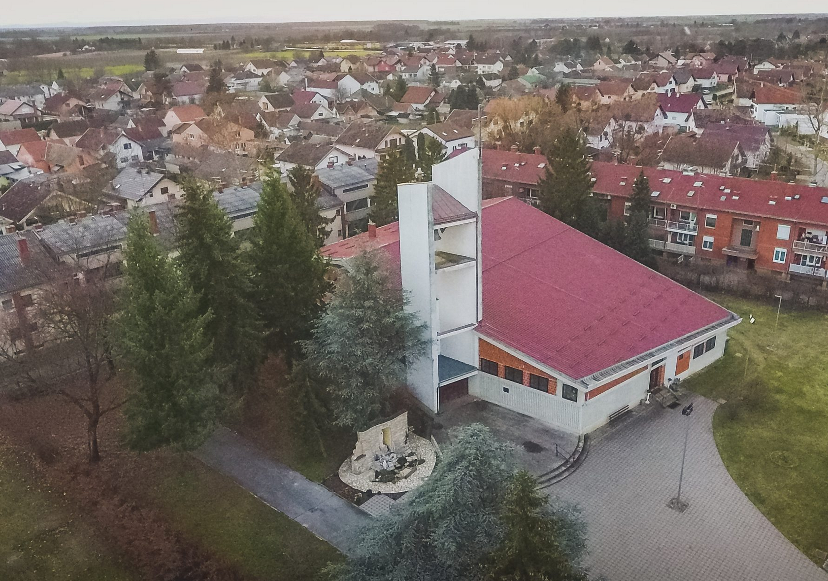 Belišće - Belistye - Župna crkva svetog Josipa Radnika - Munkás Szent József plébániatemplom