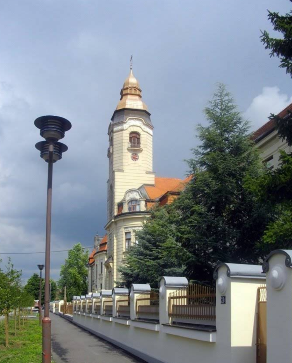 Đakovo - Diakovár - Crkva i samostan Milosrdnih sestara Svetoga Križa - Szent Kereszt templom és Irgalmas Nővérek kolostora