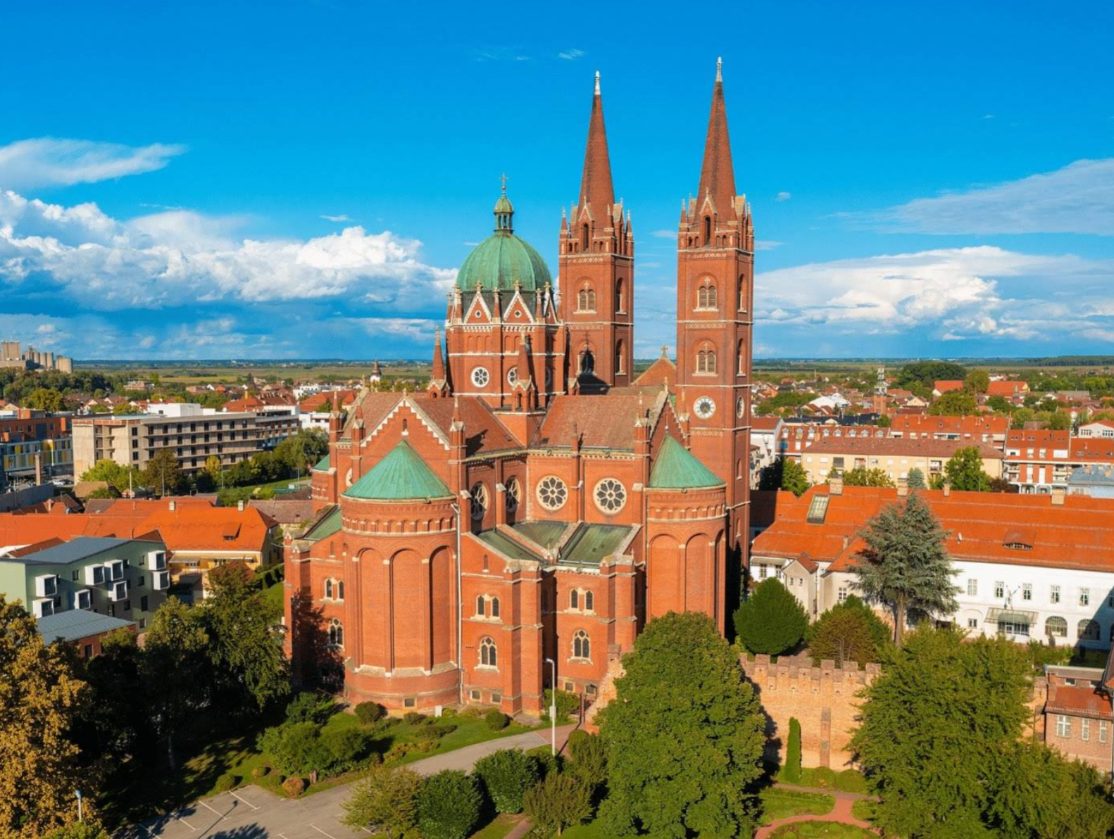 Đakovo - Diakovár - Đakovačka katedrala Svetog Petra i Biskupski dvor - Szent Péter székesegyház és püspöki palota