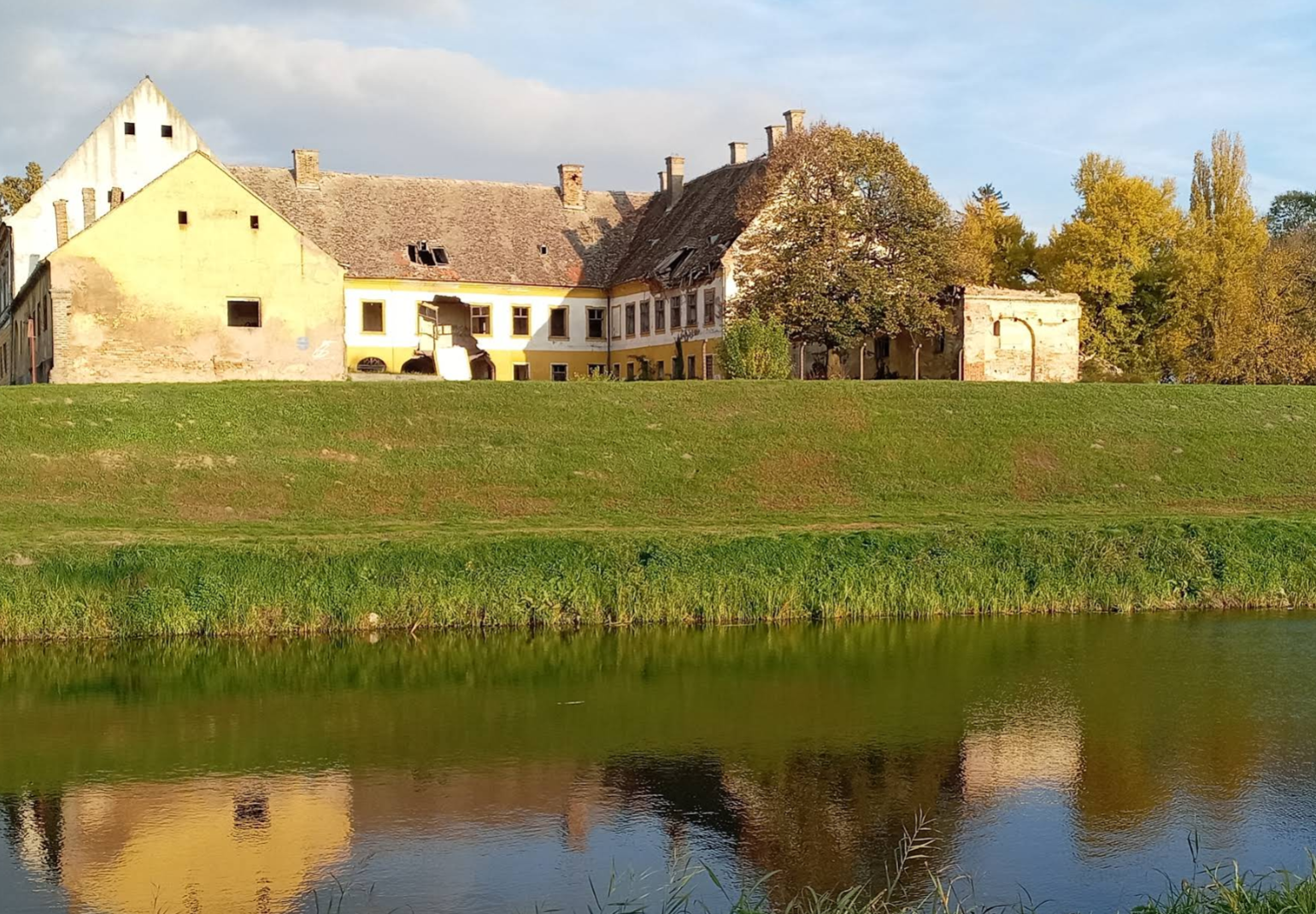 Darda - Dárda - Dvorac Esterhazy - Esterházy-kastély